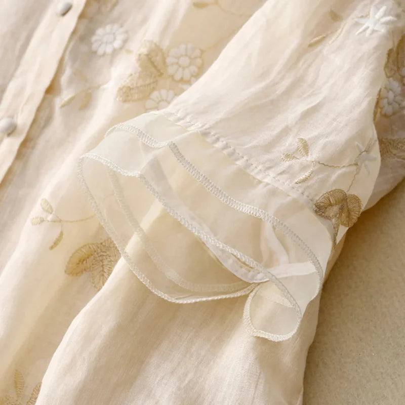 Sabina™ | Broderad blus