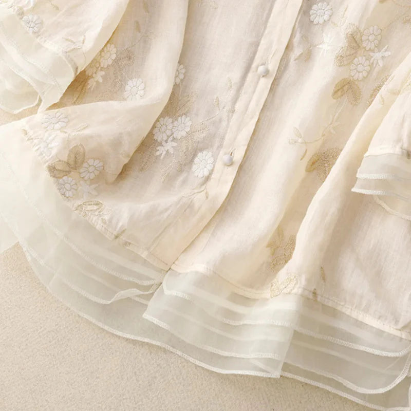 Sabina™ | Broderad blus