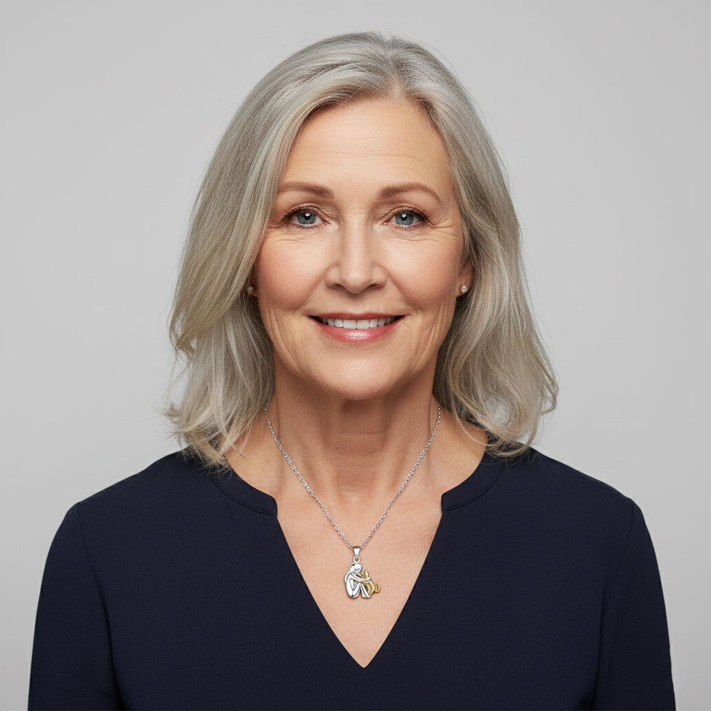 Smulan™ – Kärleksfullt halsband med kvinna och katt